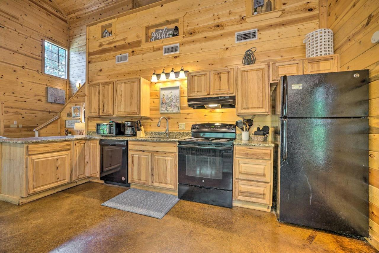 Cabin With Hot Tub And Games, 4 Mi To Beavers Bend! Broken Bow Exterior foto