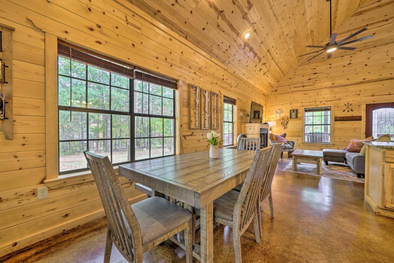 Cabin With Hot Tub And Games, 4 Mi To Beavers Bend! Broken Bow Exterior foto