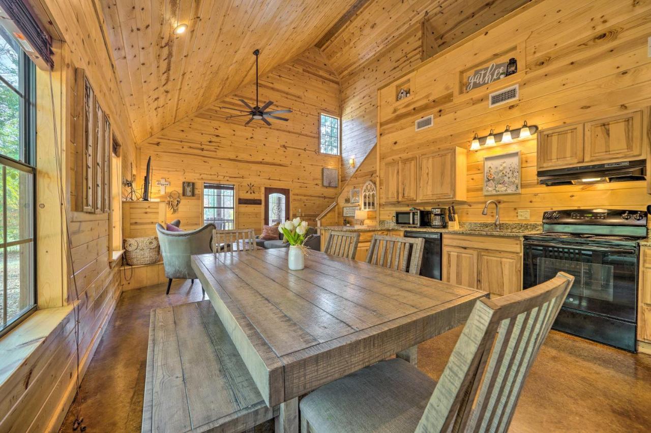 Cabin With Hot Tub And Games, 4 Mi To Beavers Bend! Broken Bow Exterior foto